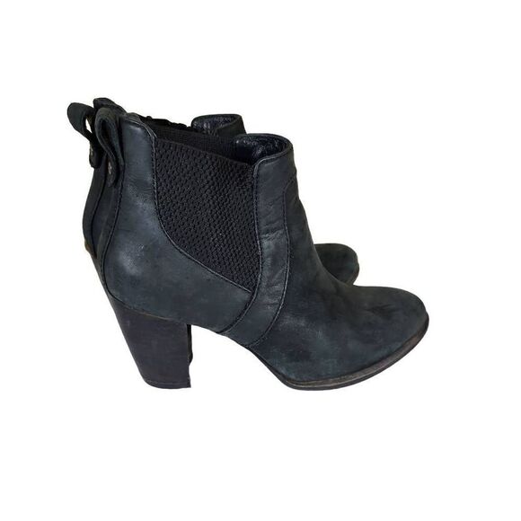 UGG- Women’s Cobie Leather Suede Black Pull On Booties Size 7.5 - Picture 3 of 15